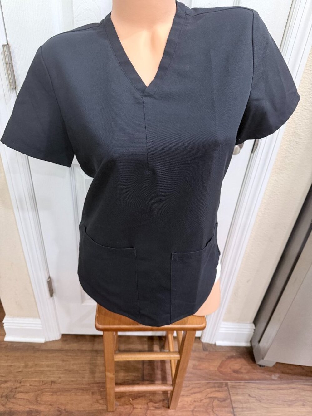 Fabletics Black Scrub Top Small V Neck Stretch Medical Uniform 2 Pocket